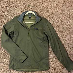 Patagonia Mens fleece lined zip pullover